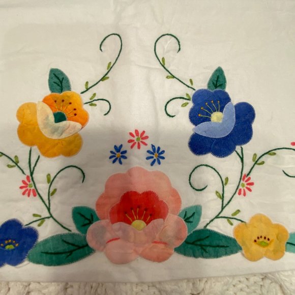 Vintage pillowcase and 2 tea towels - Picture 2 of 5